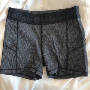 Lululemon shorts size 6
